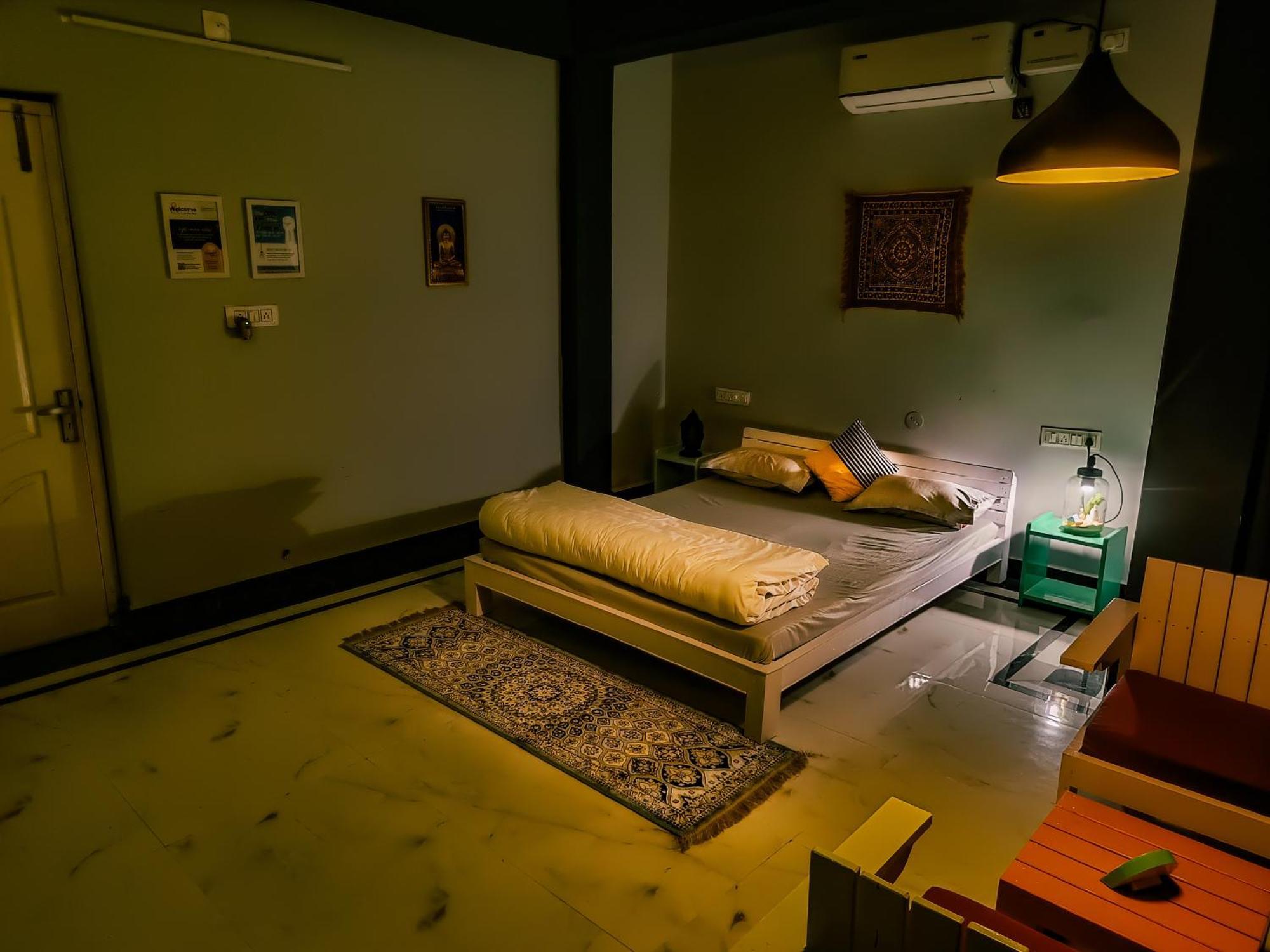 Housetale- A Traveller'S Home Bodh Gaya Bilik gambar